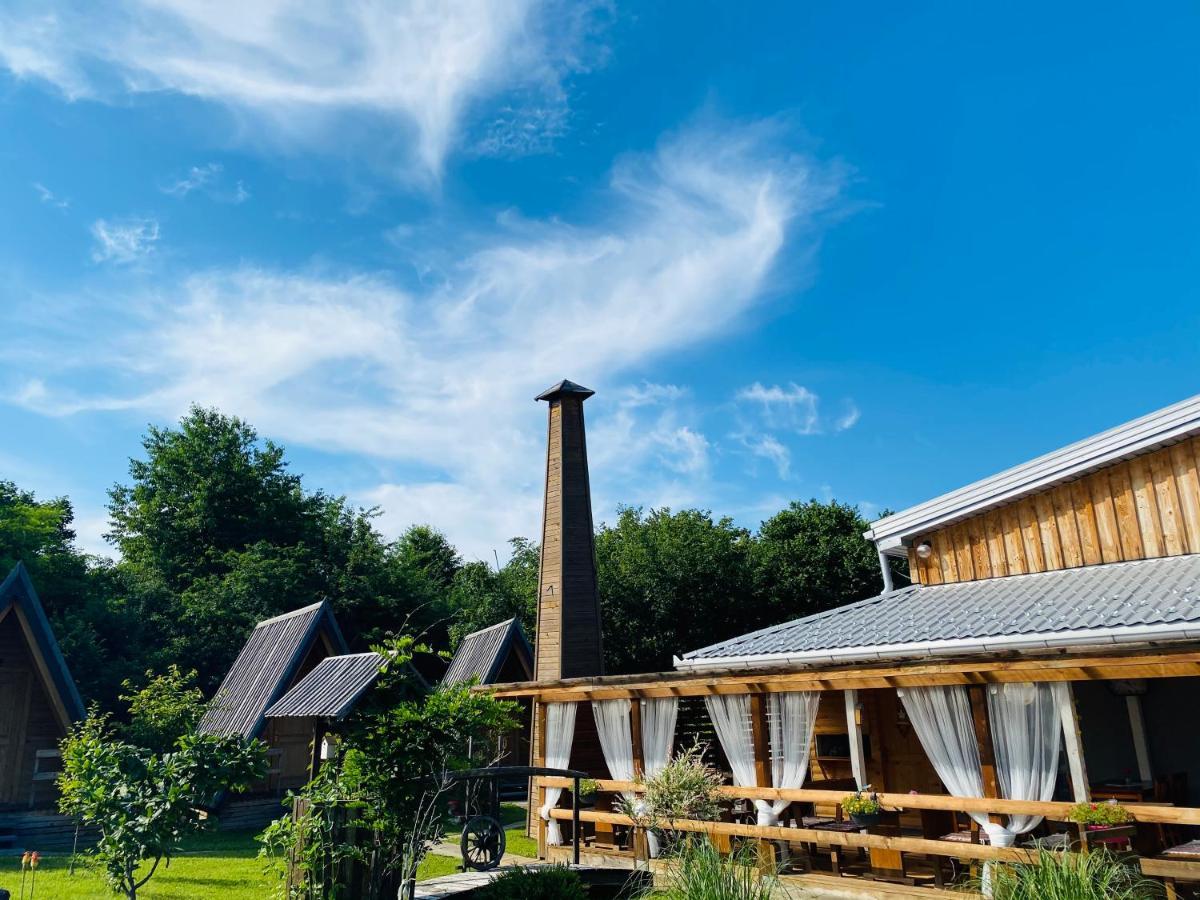 Rooms & Glamping Lana Haus Ličko Petrovo Selo エクステリア 写真